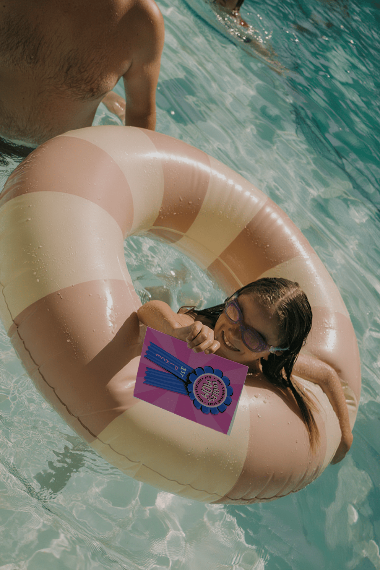 coolest mom award mockup 6